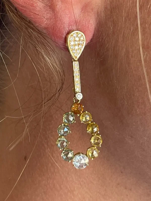 Roman Joyero Pendientes<ECLEPTICA, pendientes largos de oro amarillo con brillantes y zafiros