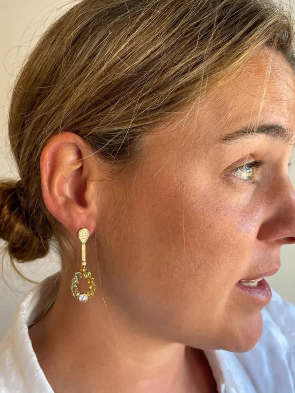 Roman Joyero Pendientes<ECLEPTICA, pendientes largos de oro amarillo con brillantes y zafiros
