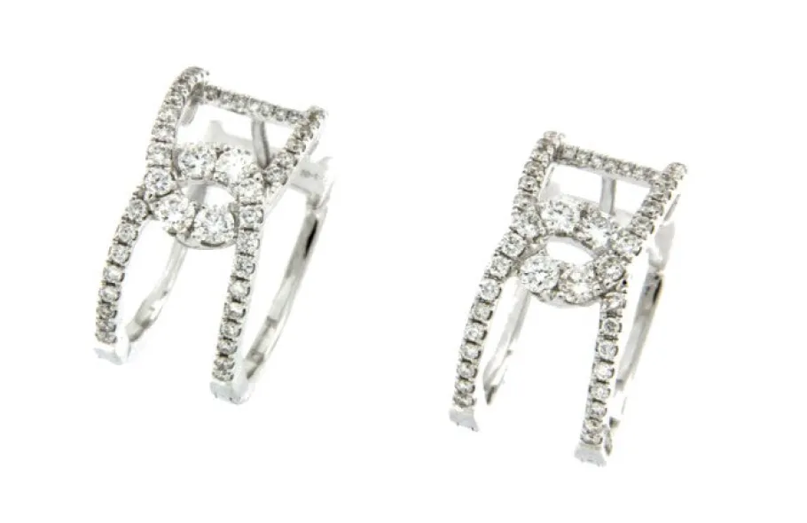 ezpeleta_pendientes_de_ar_1.webp Roman Joyero Pendientes<EZPELETA, pendientes de aro con diamantes