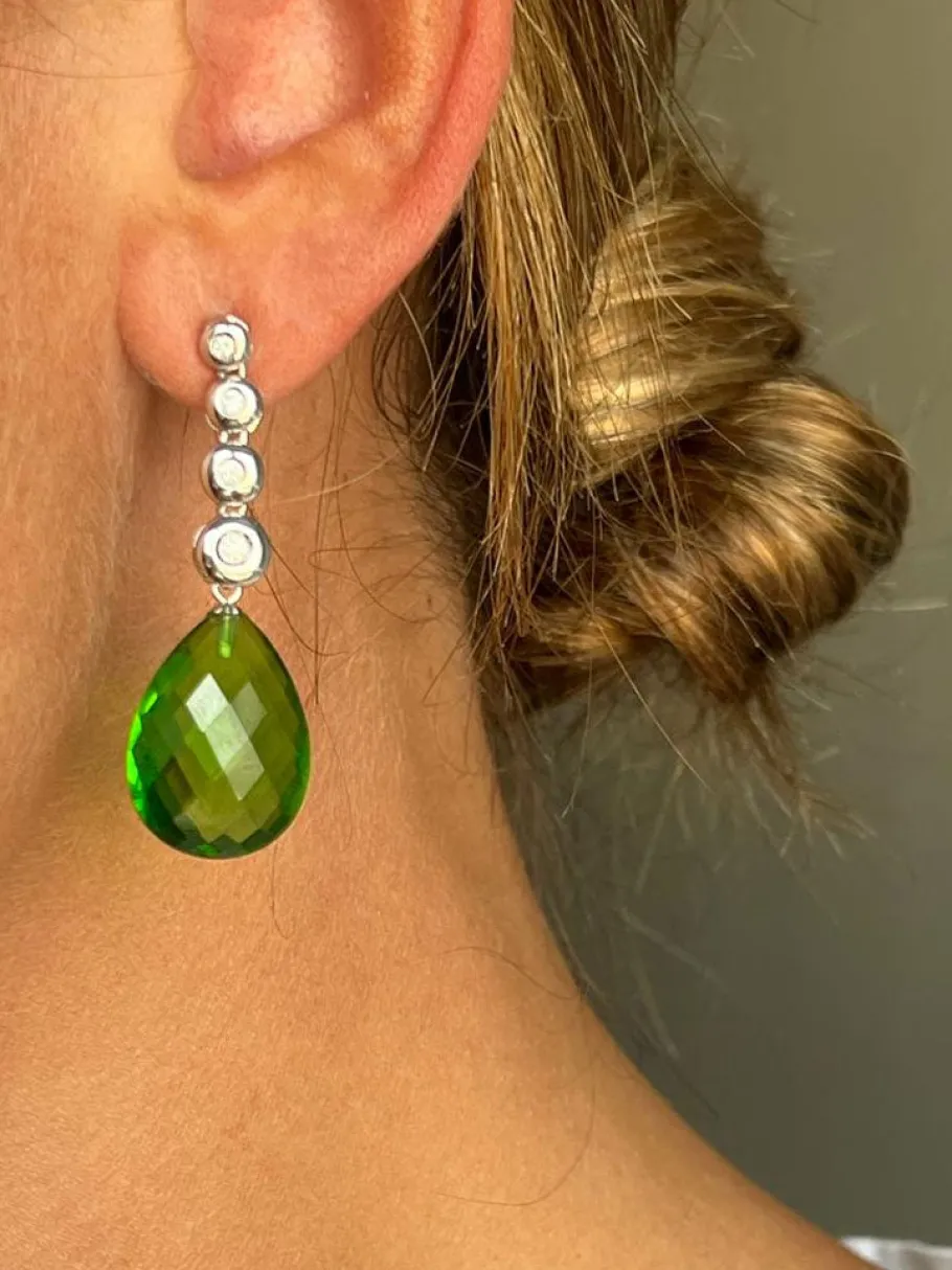 huila_pendiente_de_brilla_7.webp Roman Joyero Pendientes<HUILA pendiente de brillantes oro blanco 18 ktes