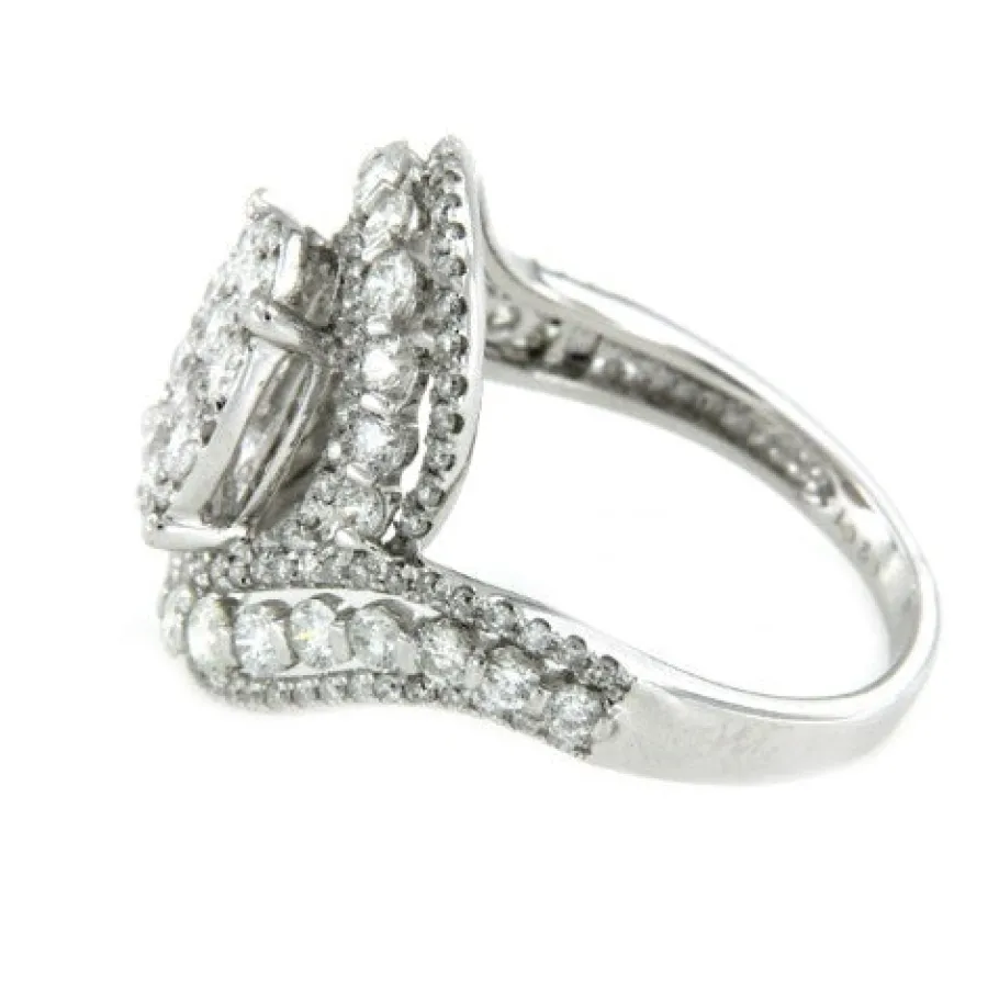 ischia_anillo_de_oro_blan_3.webp Roman Joyero Anillos<ISCHIA, anillo de oro blanco con diamantes