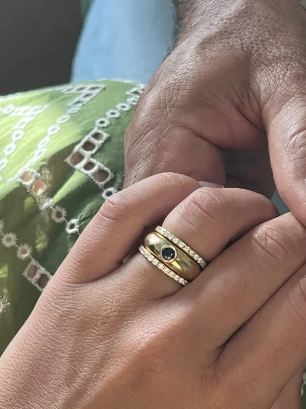 Roman Joyero Anillos<LEMOS, anillo en oro de 18 kilates con centro brillante o zafiro