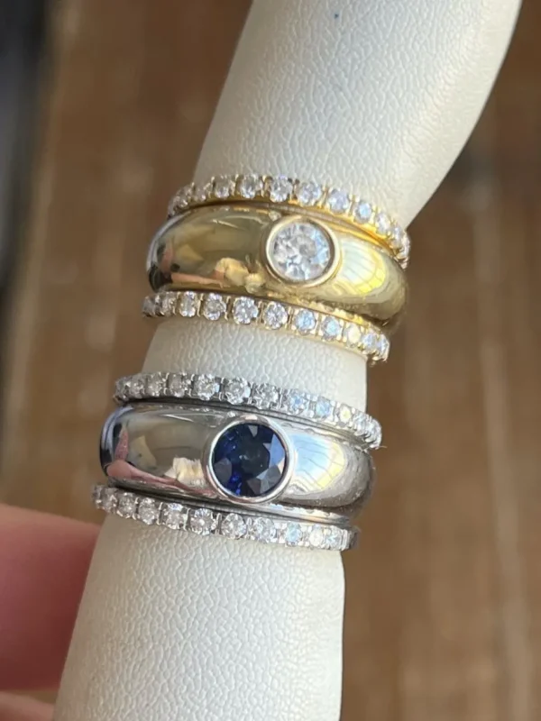 Roman Joyero Anillos<LEMOS, anillo en oro de 18 kilates con centro brillante o zafiro