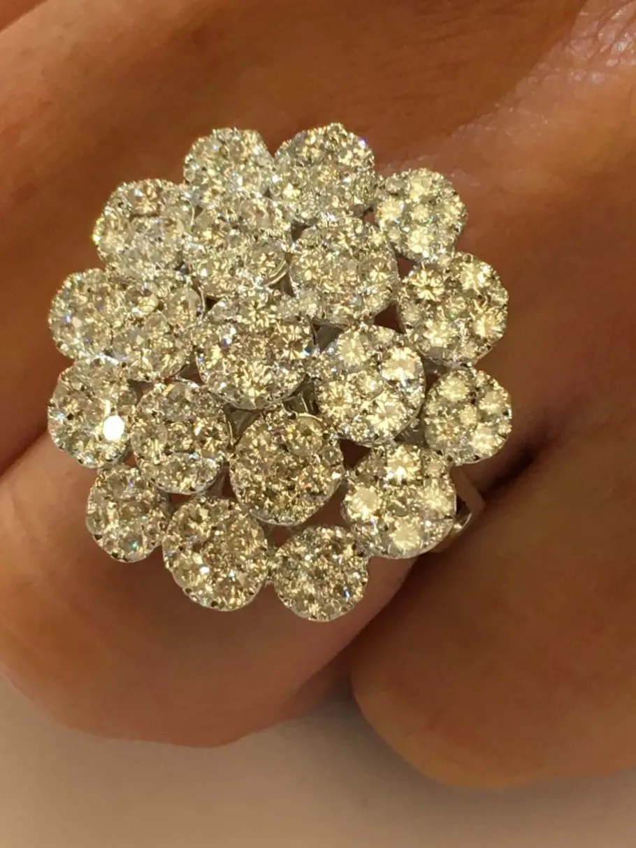 messina_anillo_de_oro_con_2.webp Roman Joyero Anillos<MESSINA, anillo de oro con diamantes