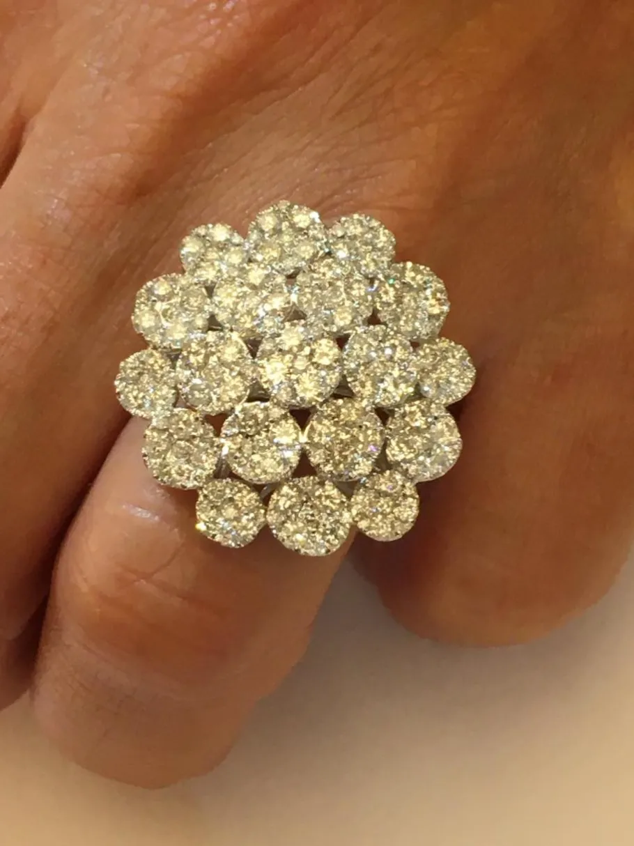 messina_anillo_de_oro_con_3.webp Roman Joyero Anillos<MESSINA, anillo de oro con diamantes