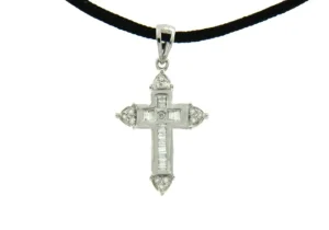 Roman Joyero Colgantes<NASHI, cruz de oro blanco con baguettes