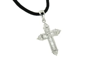 Roman Joyero Colgantes<NASHI, cruz de oro blanco con baguettes