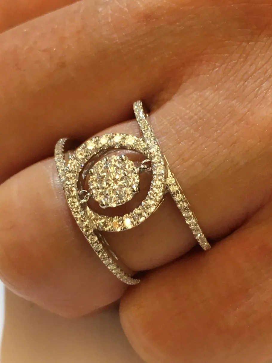 normandic_anillo_de_oro_b_3.webp Roman Joyero Anillos<NORMANDIC, anillo de oro blanco y diamantes