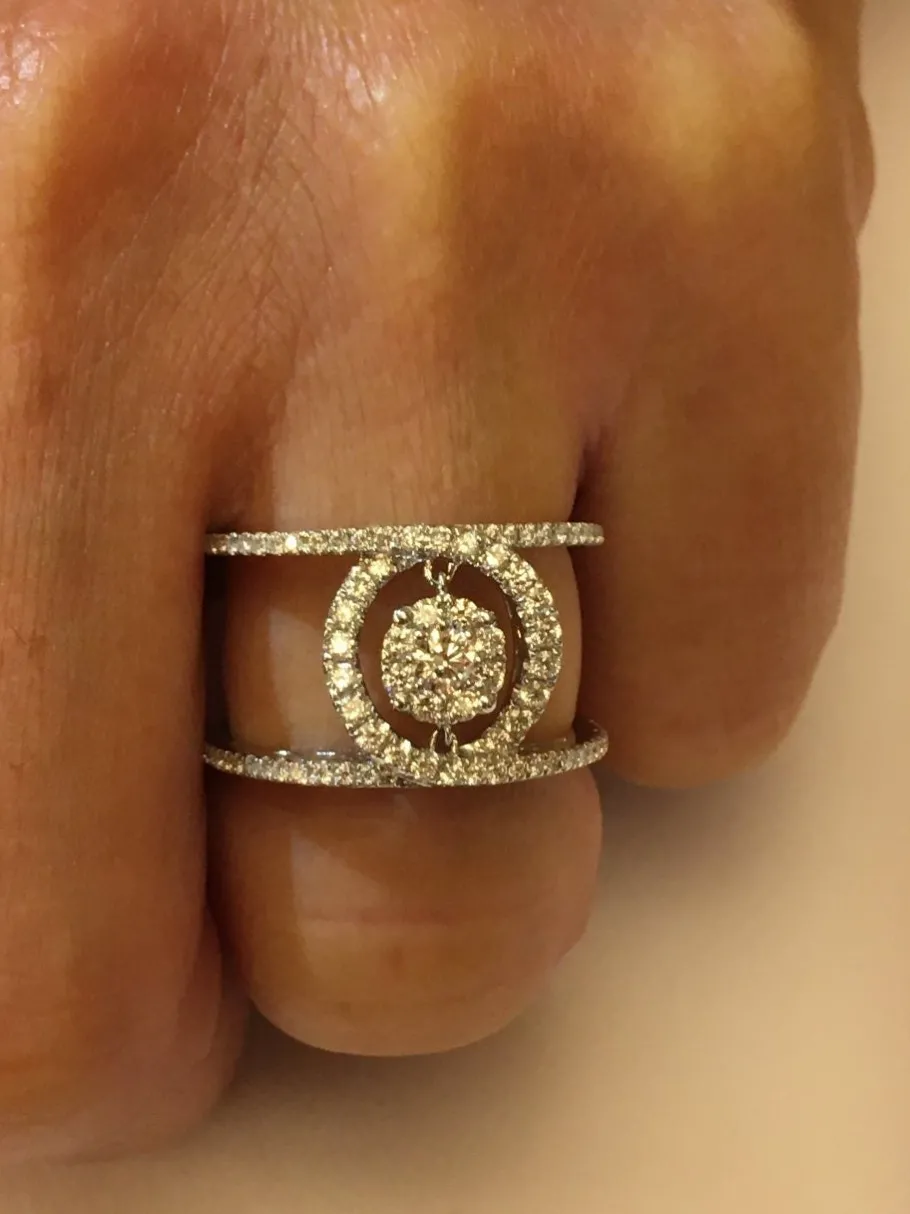 normandic_anillo_de_oro_b_5.webp Roman Joyero Anillos<NORMANDIC, anillo de oro blanco y diamantes
