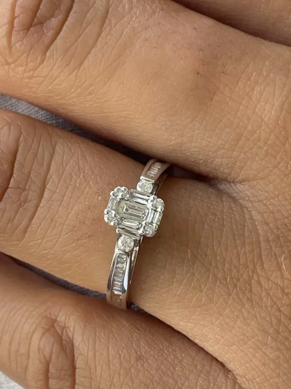 Roman Joyero Anillos<PASODOBLE anillo oro blanco taipes baguettes y brillantes