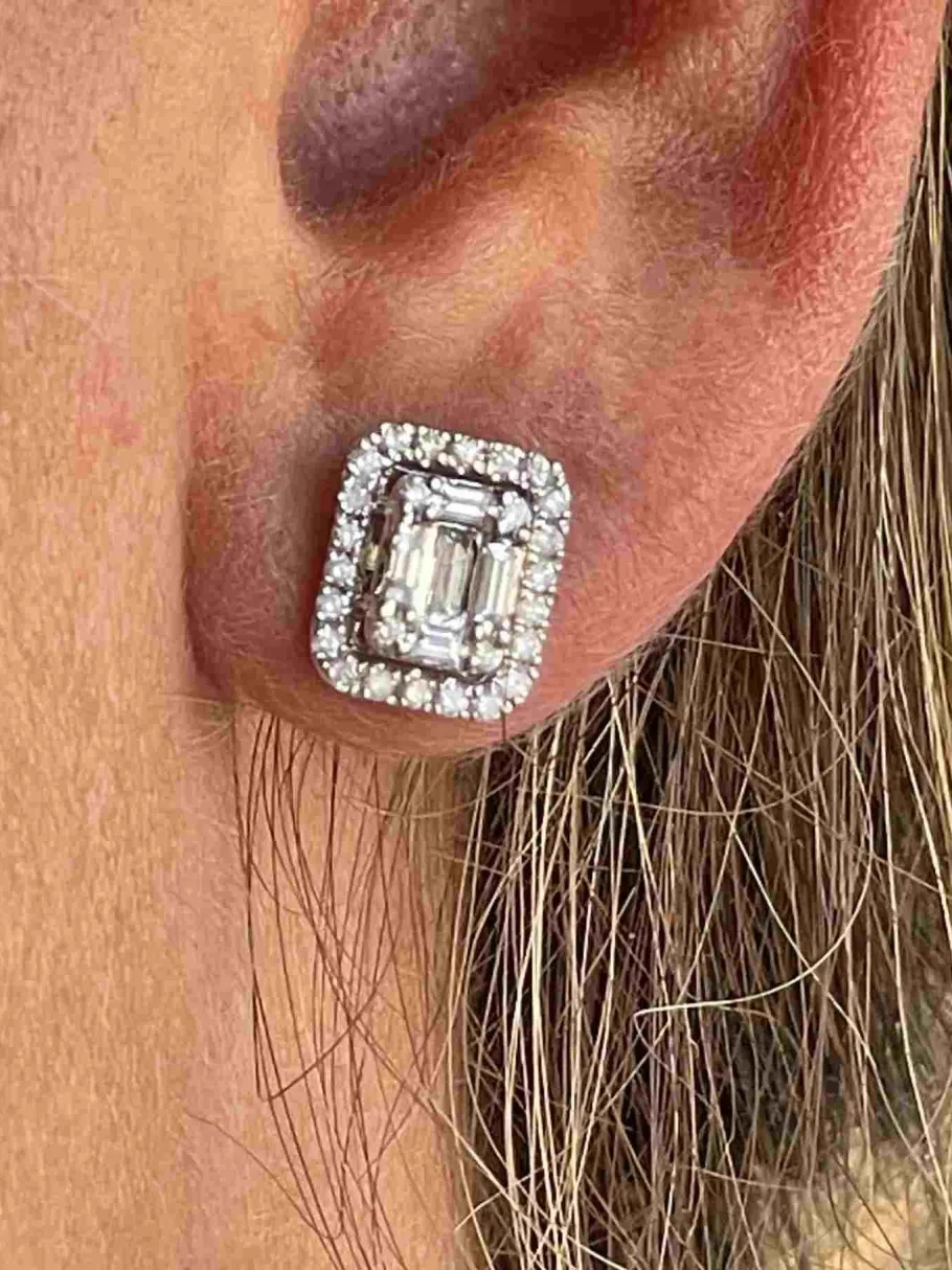 pendiente_rectangular_kuz_2.webp Roman Joyero Pendientes<Pendiente rectangular KUZU en oro blanco de 18 ktes baguettes