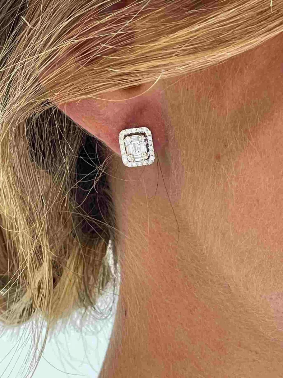 pendiente_rectangular_kuz_3.webp Roman Joyero Pendientes<Pendiente rectangular KUZU en oro blanco de 18 ktes baguettes