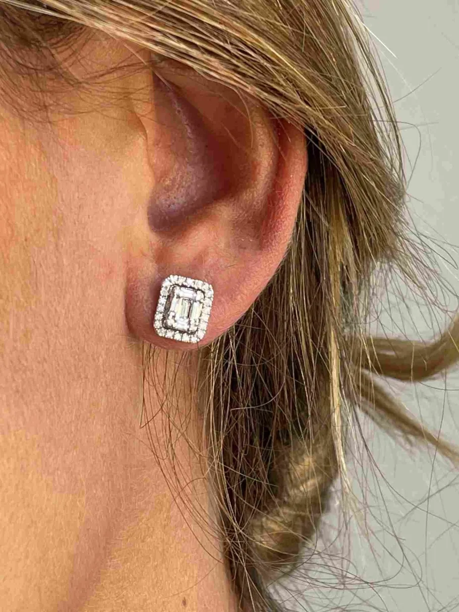 pendiente_rectangular_kuz_6.webp Roman Joyero Pendientes<Pendiente rectangular KUZU en oro blanco de 18 ktes baguettes