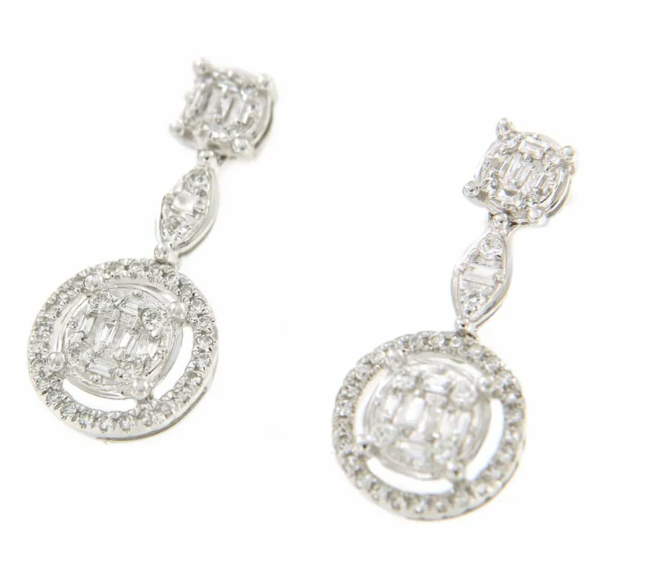 pendientes_latife_en_oro__2.webp Roman Joyero Pendientes<Pendientes LATIFE en oro blanco con brillantes