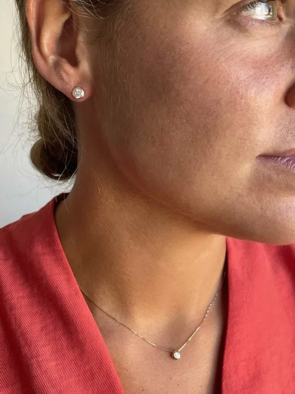 Roman Joyero Pendientes<Pendientes NAZARE dormilones en oro de 18 kilates de circonita en boquilla
