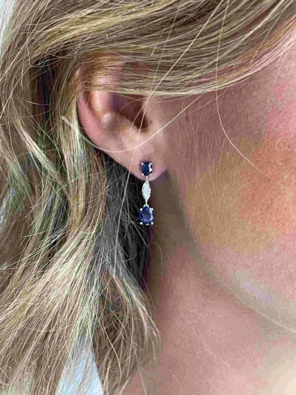 Roman Joyero Pendientes<Pendientes SEVDA de oro blanco con diamantes y zafiros en 2 tallas