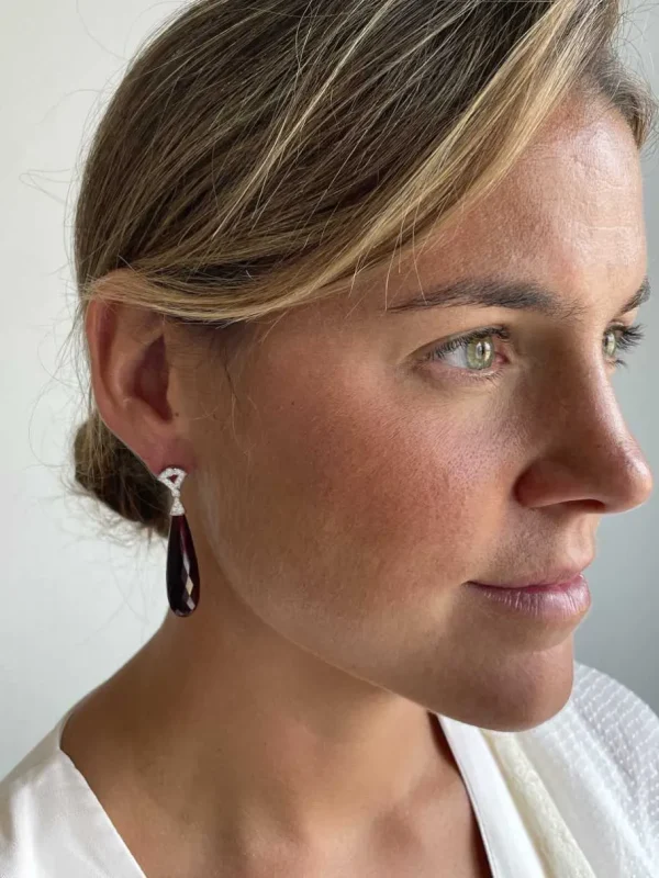 Roman Joyero Pendientes<Perillas ATRACTIVO de oro blanco con cuarzos rojos y casquilla de brillantes