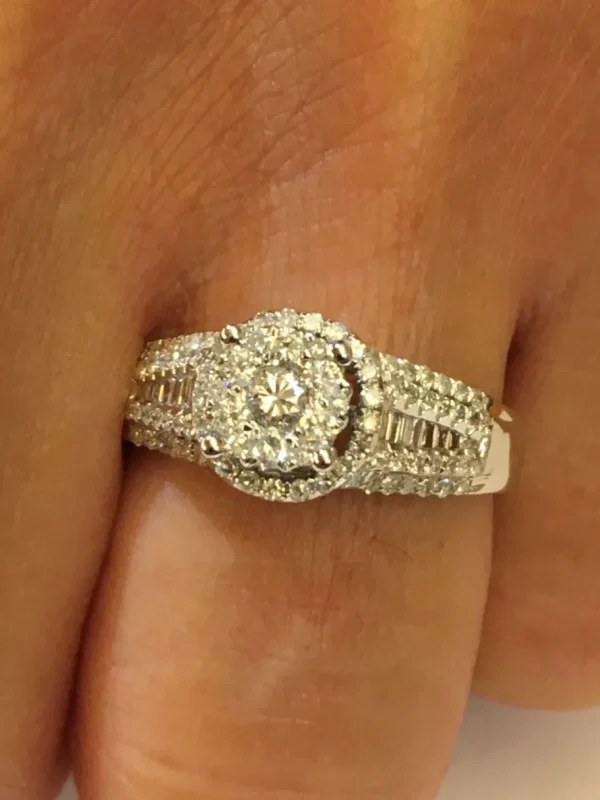 Roman Joyero Anillos<POMPEYA, anillo de oro blanco con diamantes