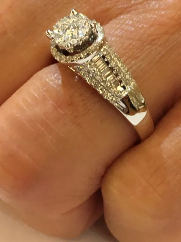 Roman Joyero Anillos<POMPEYA, anillo de oro blanco con diamantes