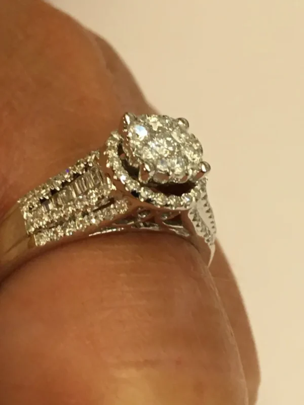 Roman Joyero Anillos<POMPEYA, anillo de oro blanco con diamantes