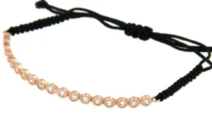 Roman Joyero Pulseras<ROJO, pulsera de macrame con plata rosada.