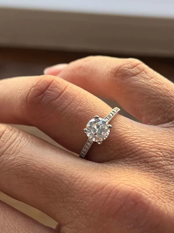 Roman Joyero Anillos<RUSSOLO, solitario de plata de ley con circonitas