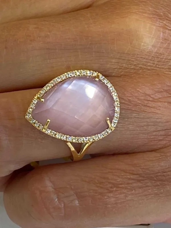 Roman Joyero Anillos<SASSARI, Anillo de oro y diamantes con cuarzo rosa.
