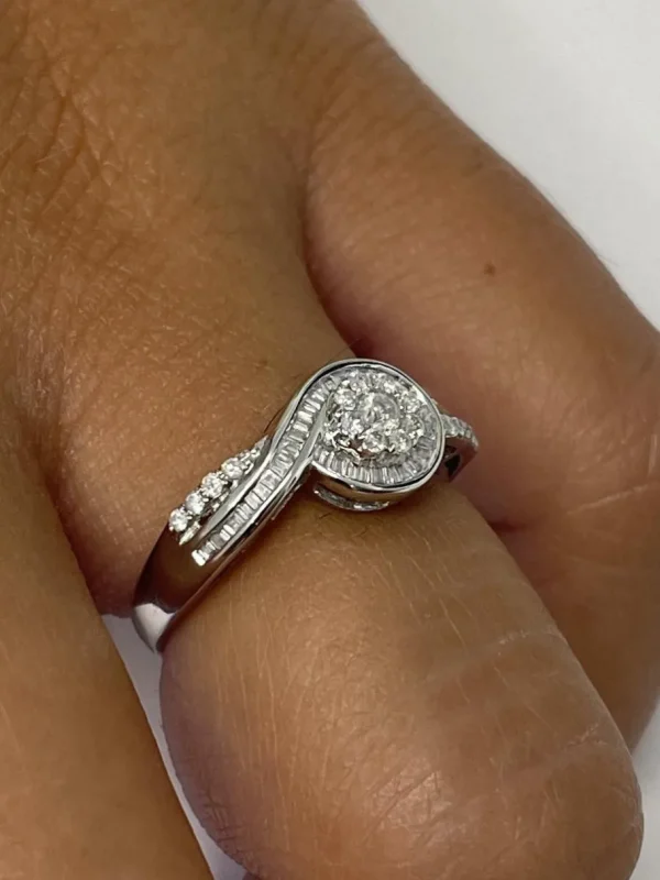 Roman Joyero Anillos<SIRACUSA anillo de brillantes y taipes en oro blanco de 18 ktes