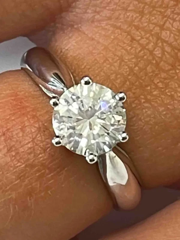 Roman Joyero Anillos<Solitario oro AMOR ETERNO con brillante