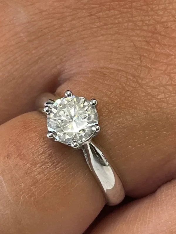 Roman Joyero Anillos<Solitario oro AMOR ETERNO con brillante