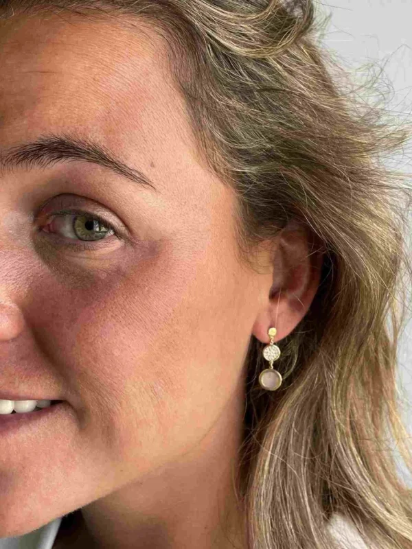 Roman Joyero Pendientes<SOLMAZ pendiente oro 18 kilates con nácar y circinitas