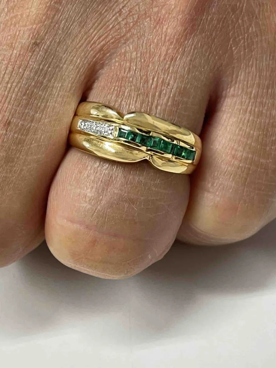 sukran_anillo_oro_amarill_2.webp Roman Joyero Anillos<SUKRAN anillo oro amarillo de 18 kts brillantes y esmeraldas