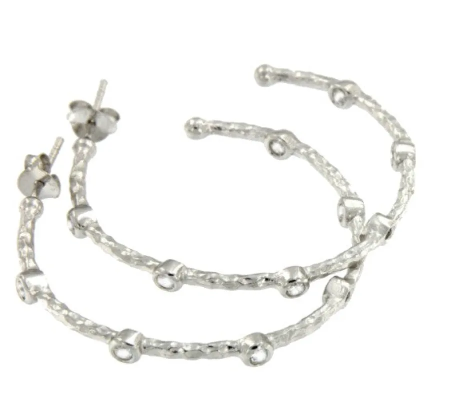 urales_pendientes_de_plat_1.webp Roman Joyero Pendientes<URALES, pendientes de plata rodiada con circonitas.