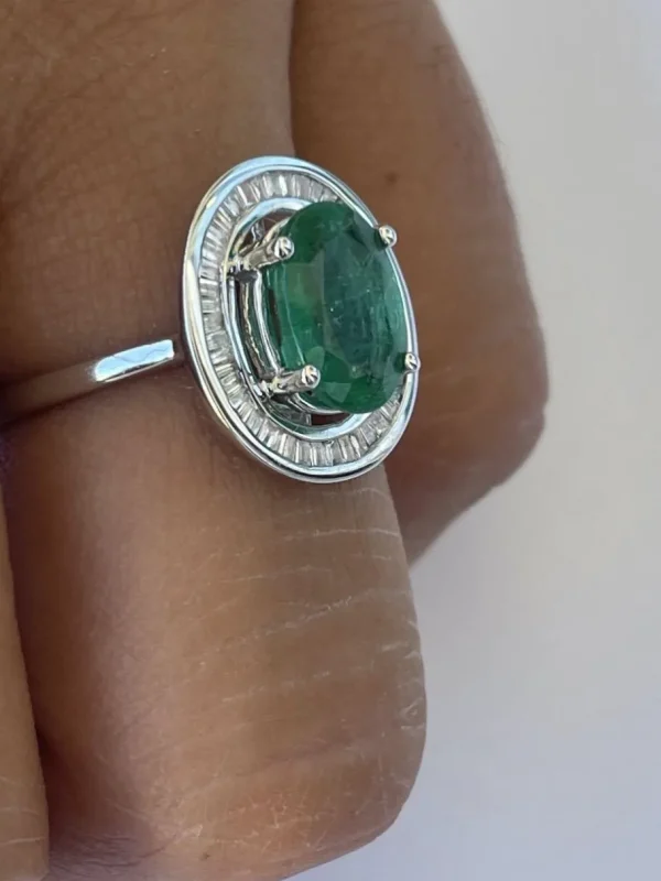 Roman Joyero Anillos<VALS anillo oro 18k de esmeralda rodeadas de taipes de brillantes