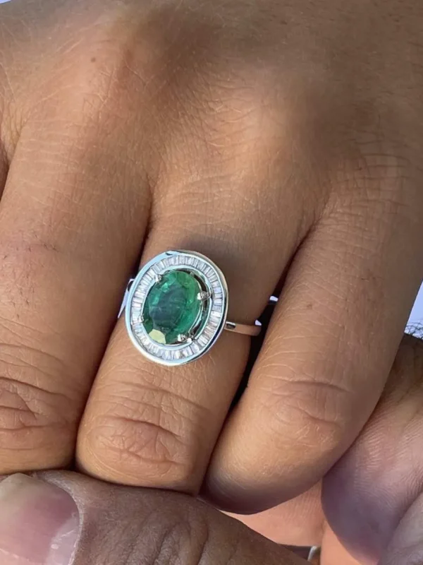 Roman Joyero Anillos<VALS anillo oro 18k de esmeralda rodeadas de taipes de brillantes