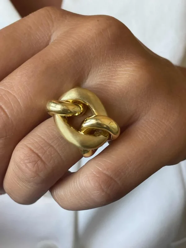Roman Joyero Anillos<WALKIRIA anillo ancho barbado mate en plata 1ª ley bañada oro