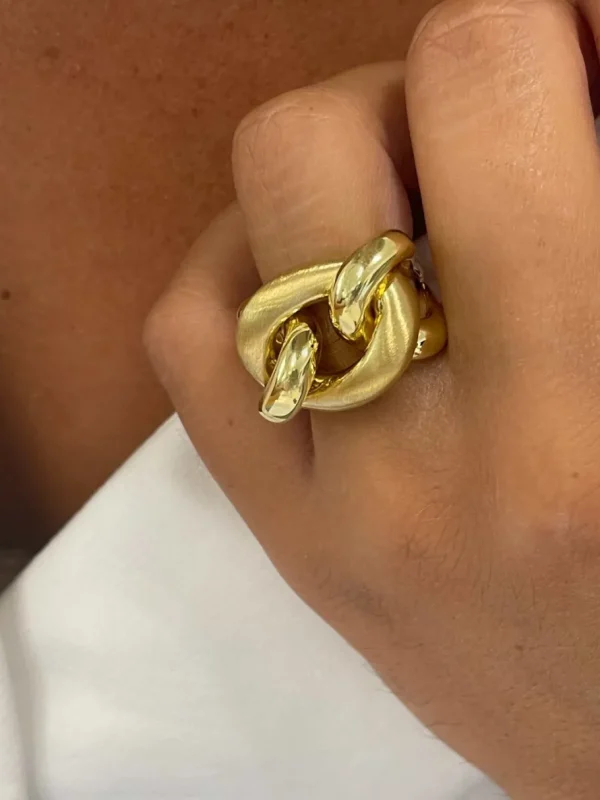 Roman Joyero Anillos<WALKIRIA anillo ancho barbado mate en plata 1ª ley bañada oro