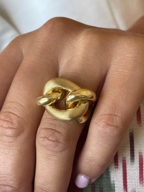 Roman Joyero Anillos<WALKIRIA anillo ancho barbado mate en plata 1ª ley bañada oro