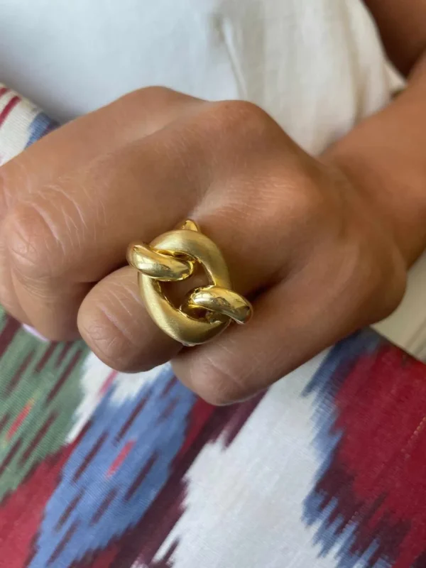Roman Joyero Anillos<WALKIRIA anillo ancho barbado mate en plata 1ª ley bañada oro
